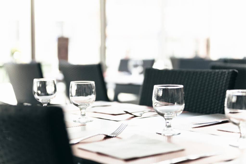 Hotel Brasserie Le Lion D'Or Meximieux Ngoại thất bức ảnh
